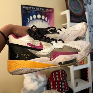 Women Zoom Air Nike Jordans SIZE 7